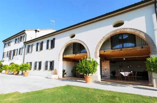 фото отеля Col delle Rane Hotel Caerano di San Marco
