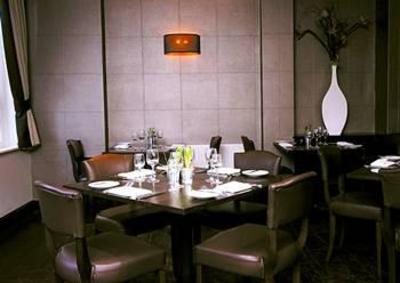 фото отеля The Kings Hotel High Wycombe