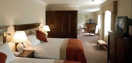 фото отеля Old Ground Hotel Ennis