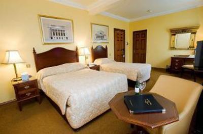 фото отеля Old Ground Hotel Ennis