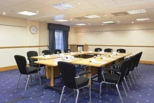 фото отеля Holiday Inn Corby