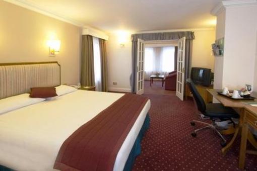 фото отеля Holiday Inn Corby
