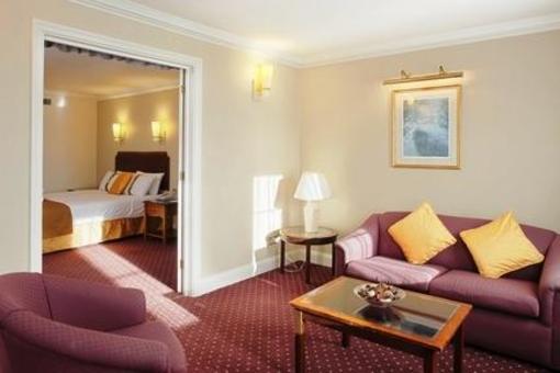 фото отеля Holiday Inn Corby