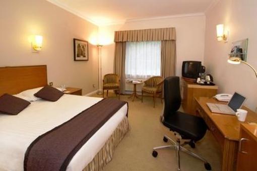 фото отеля Holiday Inn Corby