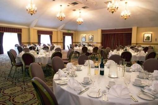 фото отеля Holiday Inn Corby