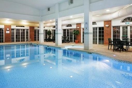 фото отеля Holiday Inn Corby