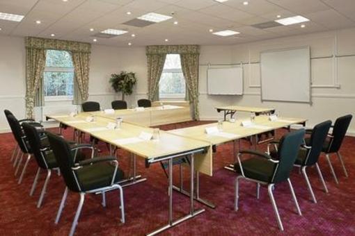 фото отеля Holiday Inn Corby