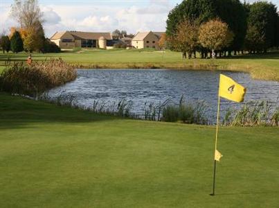 фото отеля Bicester Hotel
