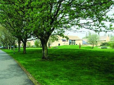 фото отеля Bicester Hotel