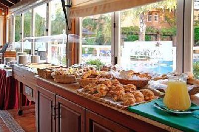 фото отеля Grangefield Oasis Club