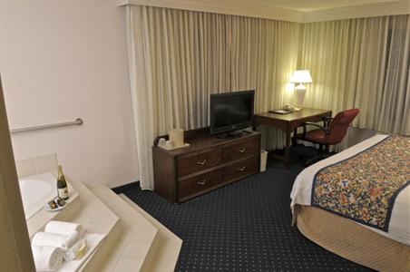 фото отеля Courtyard by Marriott Portland North Harbour