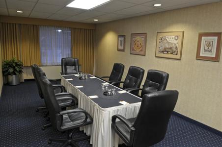 фото отеля Courtyard by Marriott Portland North Harbour
