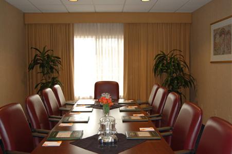 фото отеля Courtyard by Marriott Portland North Harbour