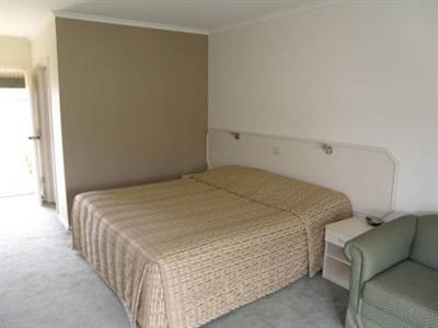 фото отеля Deniliquin Country Club Motor Inn