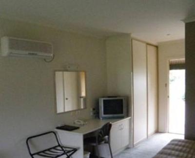 фото отеля Deniliquin Country Club Motor Inn