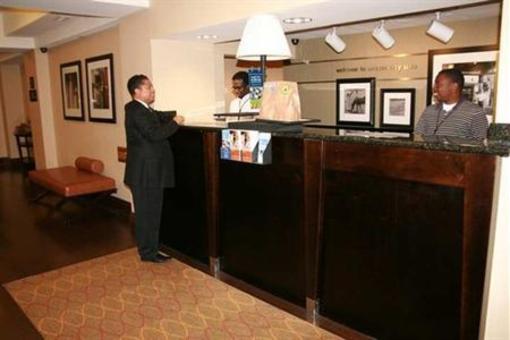 фото отеля Hampton Inn & Suites Nashville - Airport