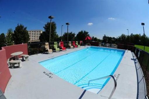 фото отеля Hampton Inn & Suites Nashville - Airport