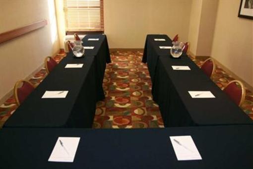 фото отеля Hampton Inn & Suites Nashville - Airport