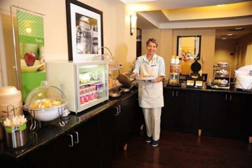 фото отеля Hampton Inn & Suites Nashville - Airport