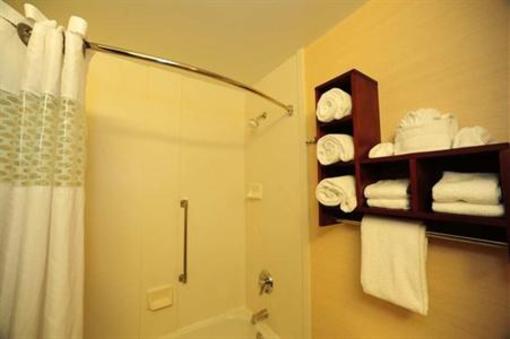 фото отеля Hampton Inn & Suites Nashville - Airport
