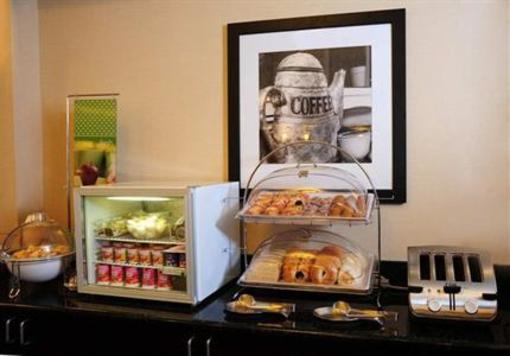 фото отеля Hampton Inn & Suites Nashville - Airport