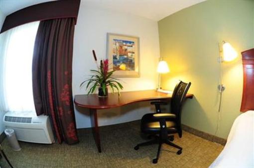 фото отеля Hampton Inn & Suites Nashville - Airport