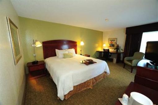 фото отеля Hampton Inn & Suites Nashville - Airport