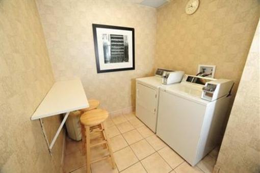 фото отеля Hampton Inn & Suites Nashville - Airport
