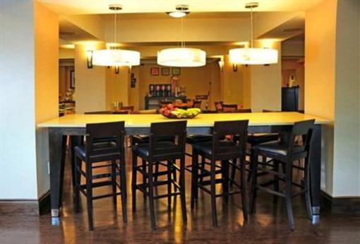 фото отеля Hampton Inn & Suites Nashville - Airport