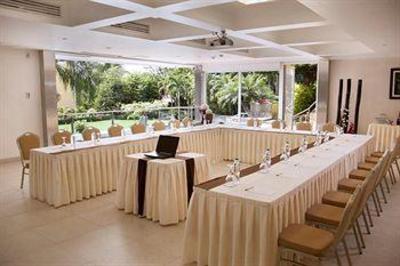 фото отеля Holiday Inn Express Hotel & Suites Cuernavaca
