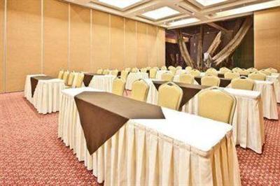 фото отеля Holiday Inn Express Hotel & Suites Cuernavaca
