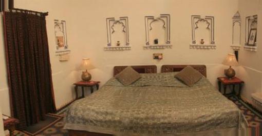 фото отеля Deogarh Khayyam