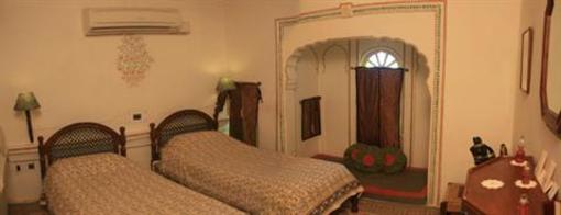 фото отеля Deogarh Khayyam