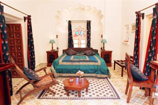 фото отеля Deogarh Khayyam