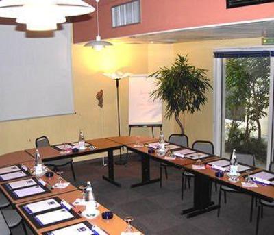 фото отеля Hotel Kyriad Cannes Mandelieu