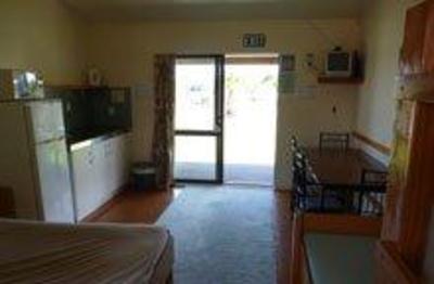 фото отеля Clarks Beach Holiday Park