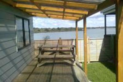 фото отеля Clarks Beach Holiday Park