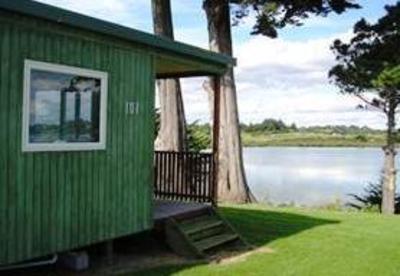 фото отеля Clarks Beach Holiday Park
