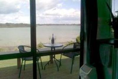 фото отеля Clarks Beach Holiday Park