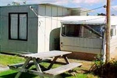 фото отеля Clarks Beach Holiday Park
