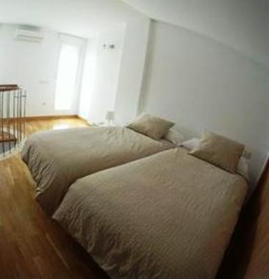 фото отеля Apartamentos Debambu
