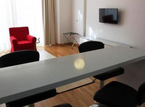 фото отеля Apartamentos Debambu