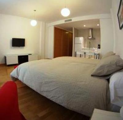 фото отеля Apartamentos Debambu