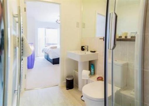 фото отеля Kingfisher Apartments