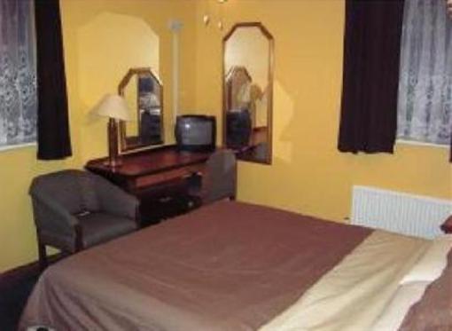 фото отеля Des Amis Guest House Easton (England)