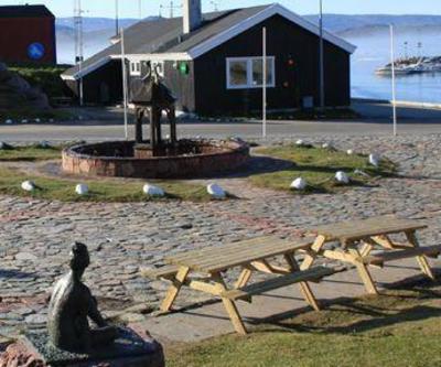 фото отеля Siniffik Inn Vandrehjem Qaqortoq Hostel