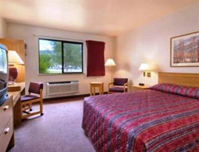 фото отеля Super 8 Motel Saint Regis