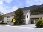 фото отеля Super 8 Motel Saint Regis