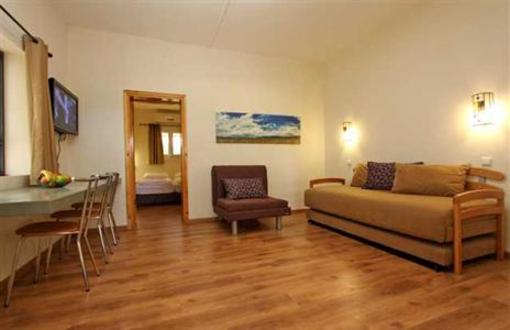 фото отеля Kibbutz Malkiya Travel Hotel