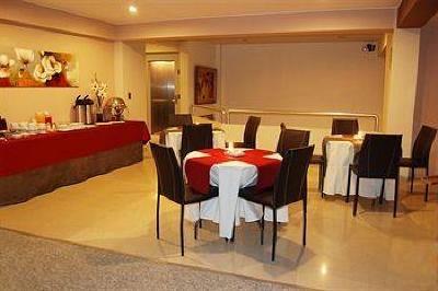 фото отеля Hotel Vila Santa